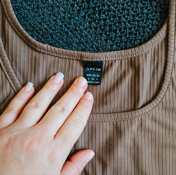 Brown Ribbed Cropped Tank (Size S) - Picture 3 of 4